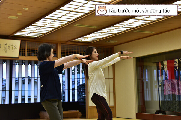 Tập trước một vài động tác